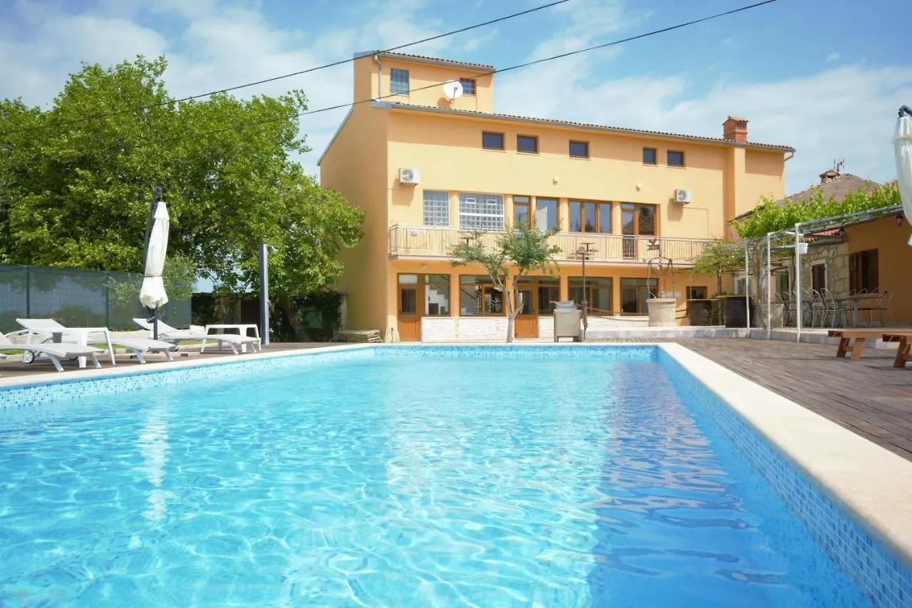 Xxl Holiday Home With Pool Marcana