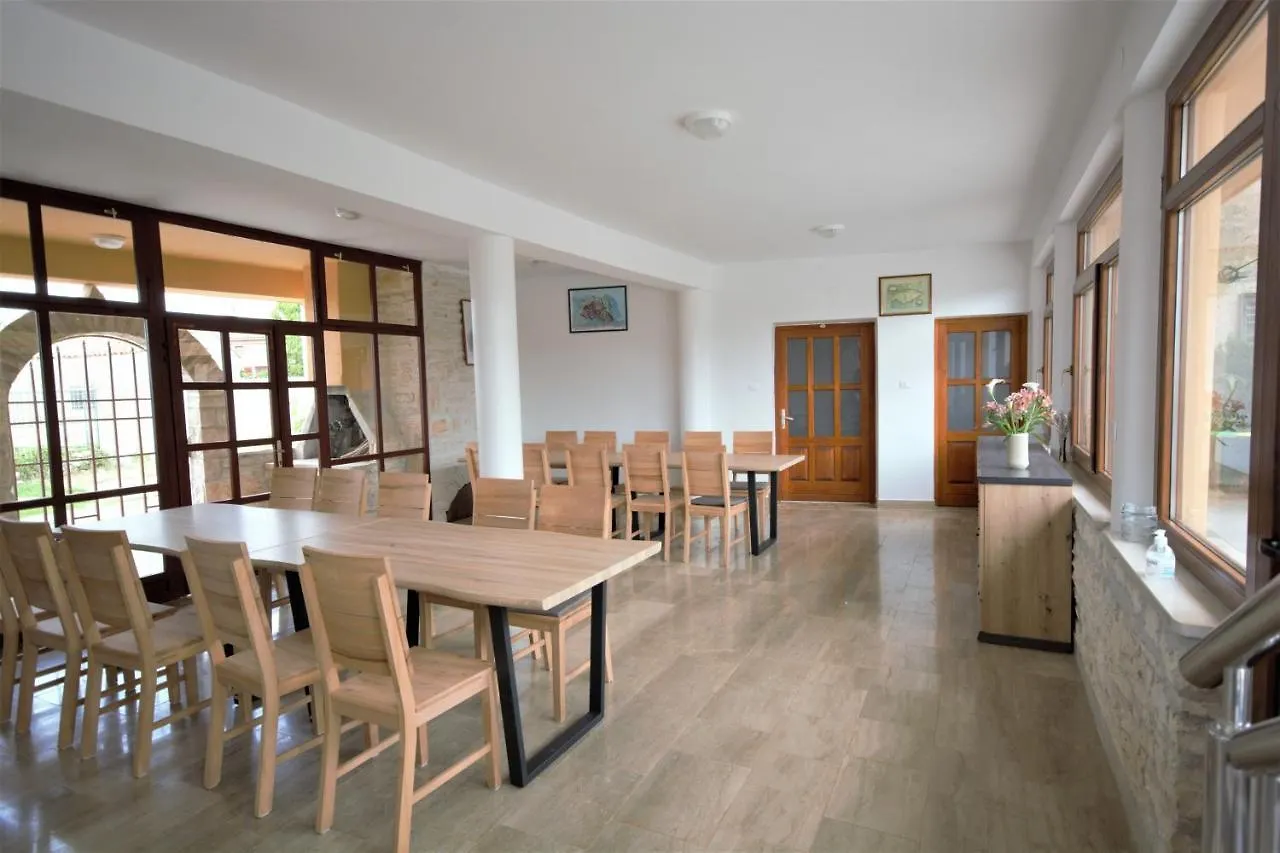 Xxl Holiday Home With Pool Marcana
