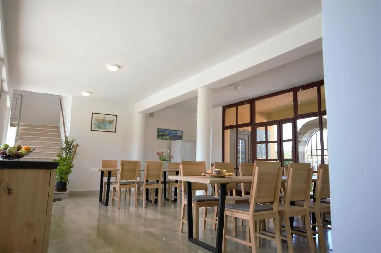 Xxl Holiday Home With Pool Marcana 0*,
