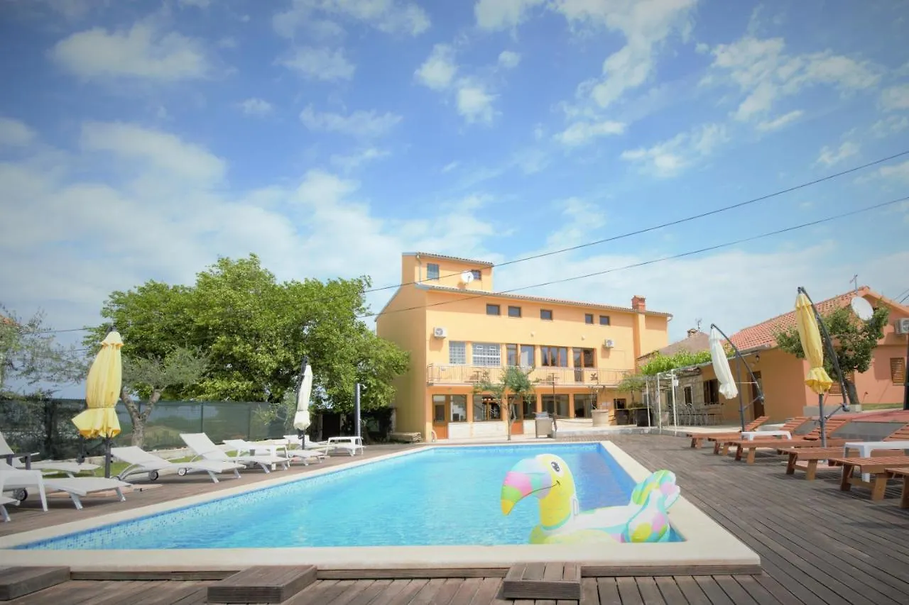 Xxl Holiday Home With Pool Marcana Croatia