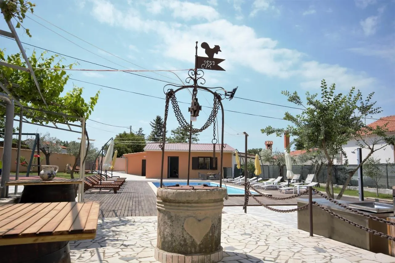 Xxl Holiday Home With Pool Marcana