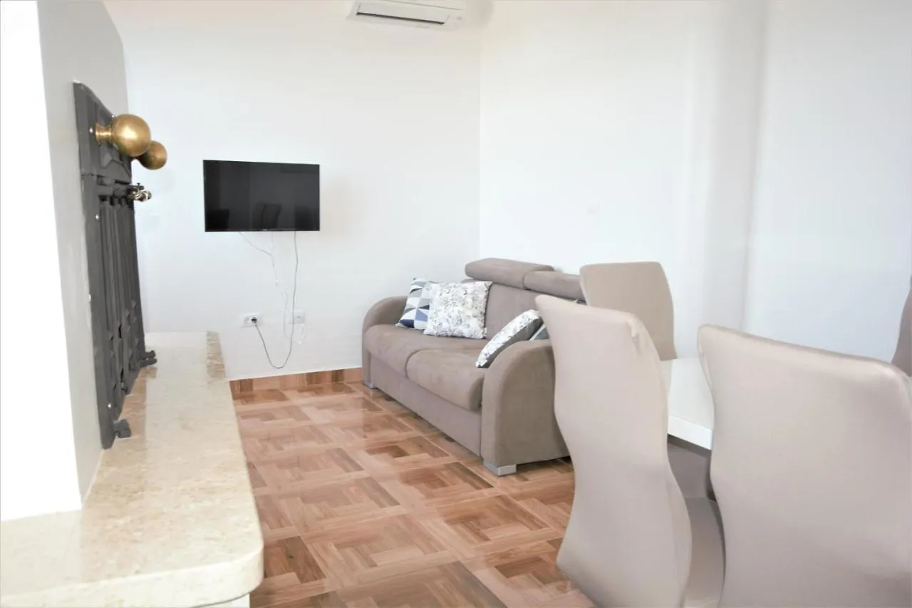 Xxl Holiday Home With Pool Marcana