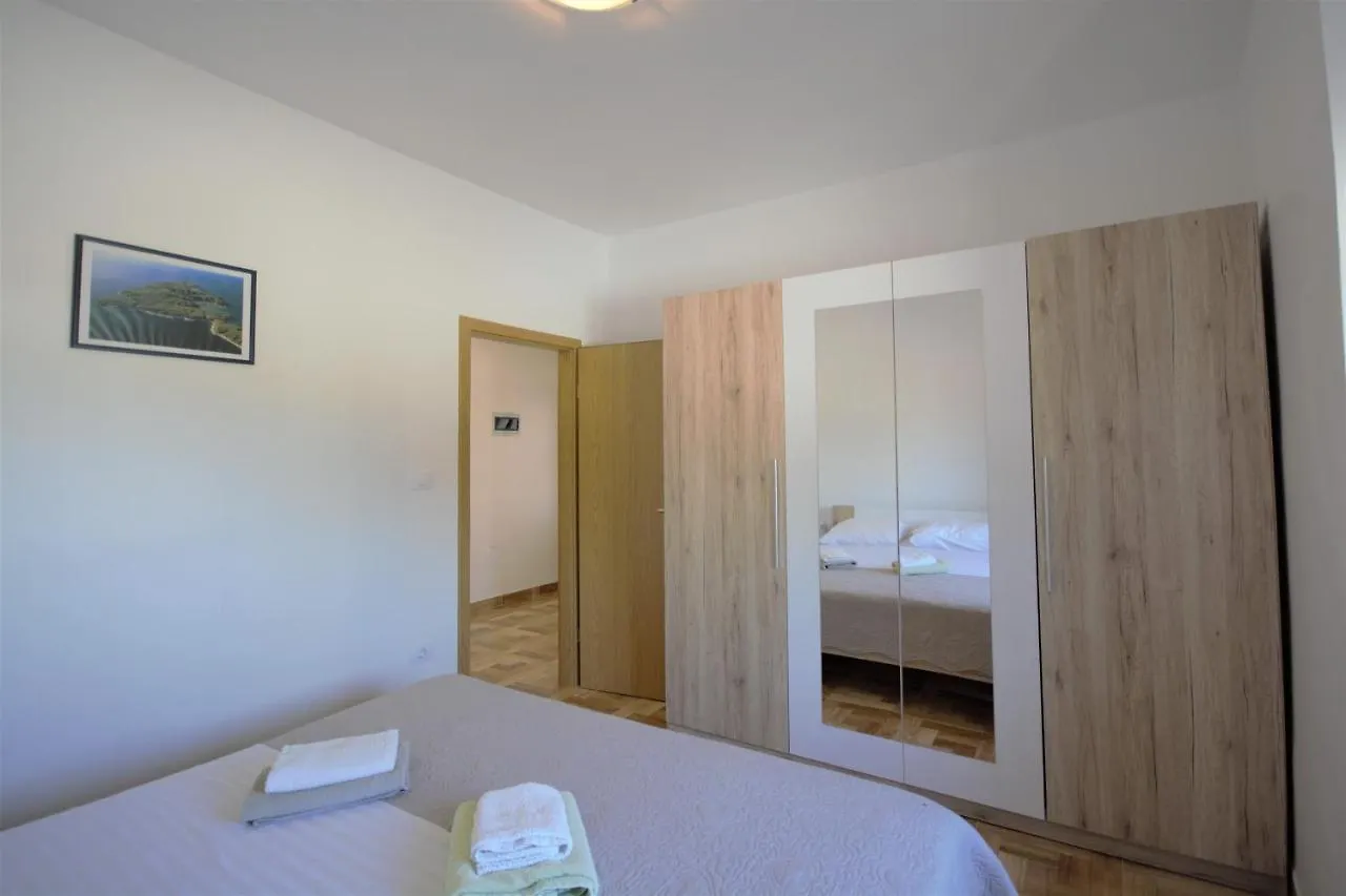 Xxl Holiday Home With Pool Marcana